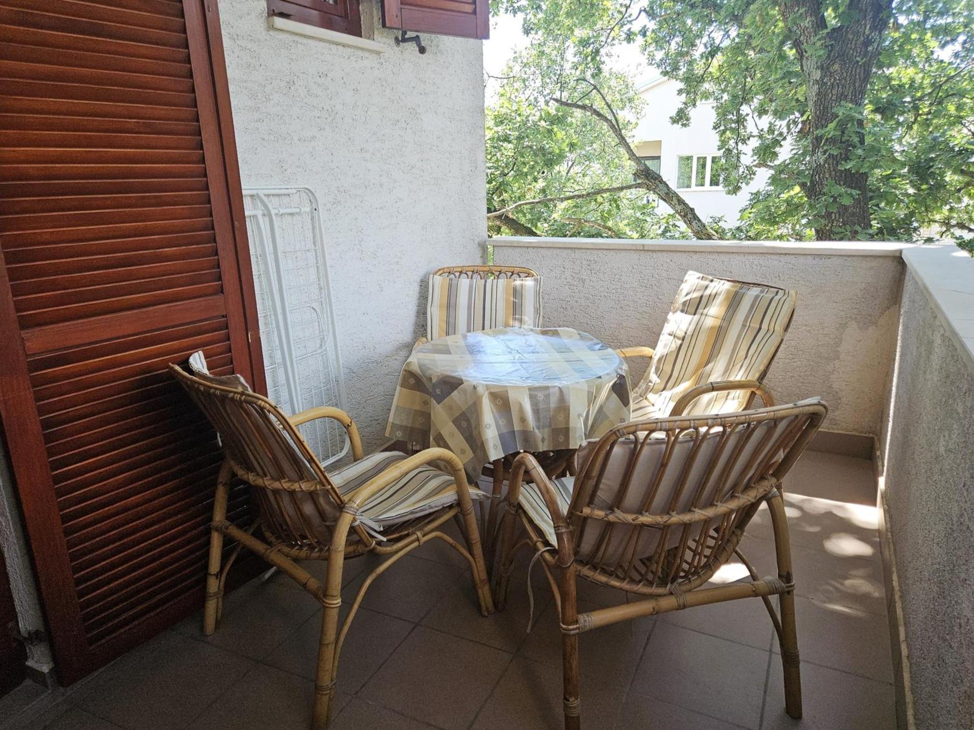 Apartment Ozren Малинска Экстерьер фото