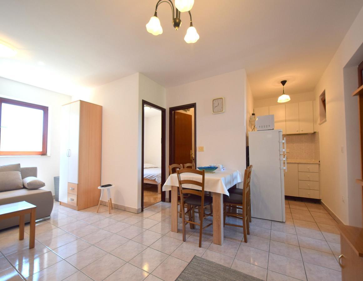 Apartment Ozren Малинска Экстерьер фото